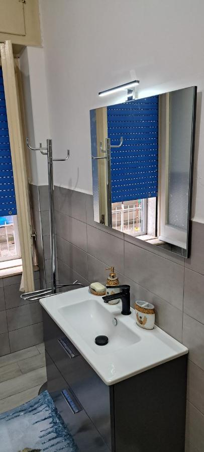 An A L Room With Shared Bathroom كازيرتا المظهر الخارجي الصورة